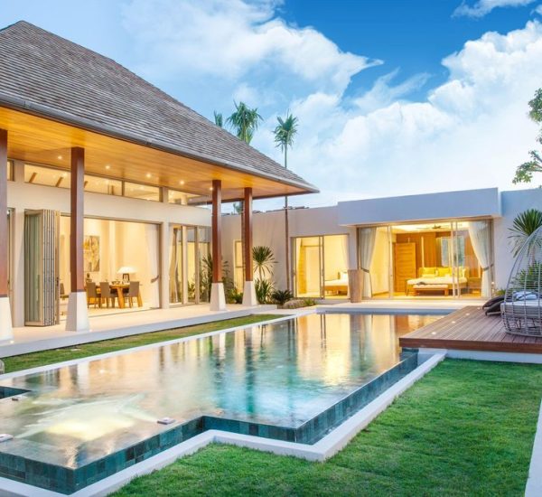 Smart Pools Outdoor Ideas for Relaxing Homes