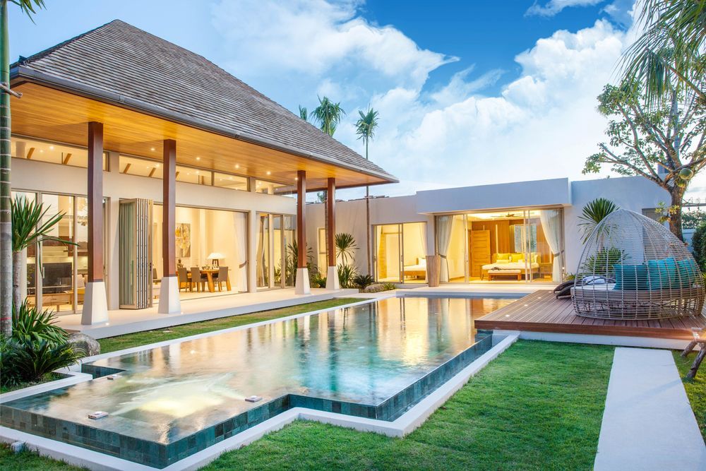 Smart Pools Outdoor Ideas for Relaxing Homes