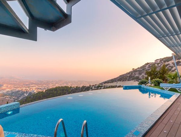 Top Pools Outdoor Trends for Elegant Yards